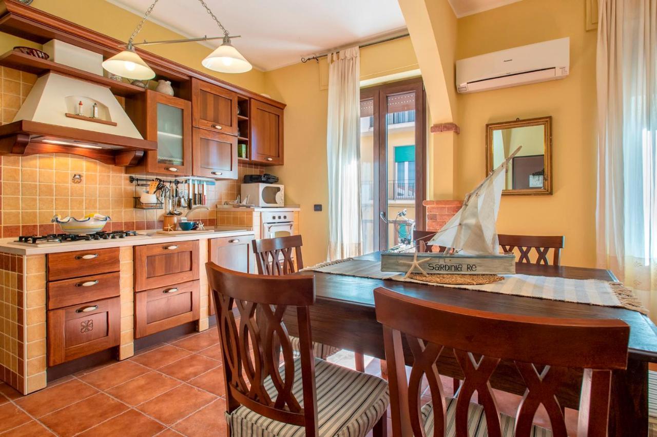Sardinia Re - Foscolo 8 Apartment Alghero Bagian luar foto